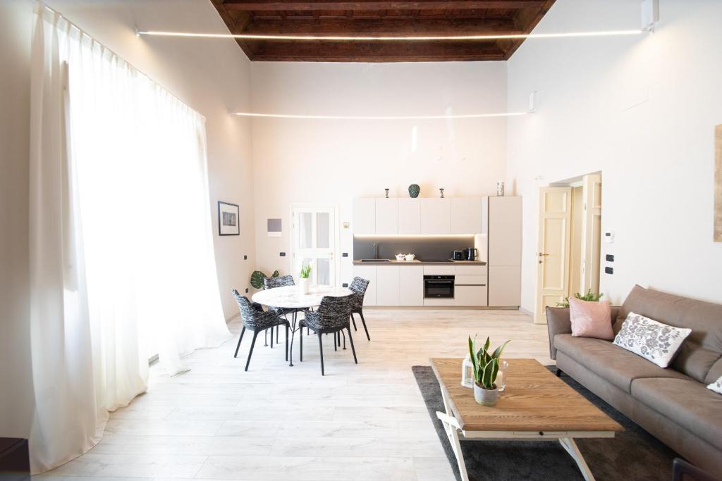 Venus Luxury Apartment in Center Town – Lucca
